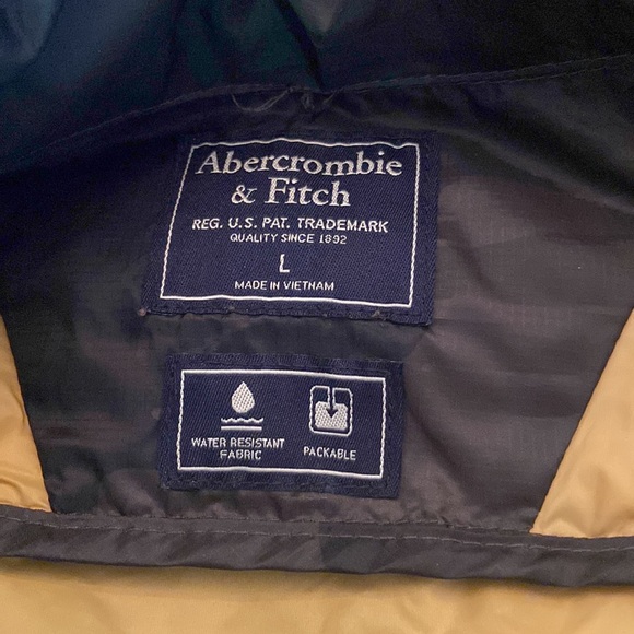 Men’s Large Abercrombie & Fitch Camo Vest - Picture 6 of 8